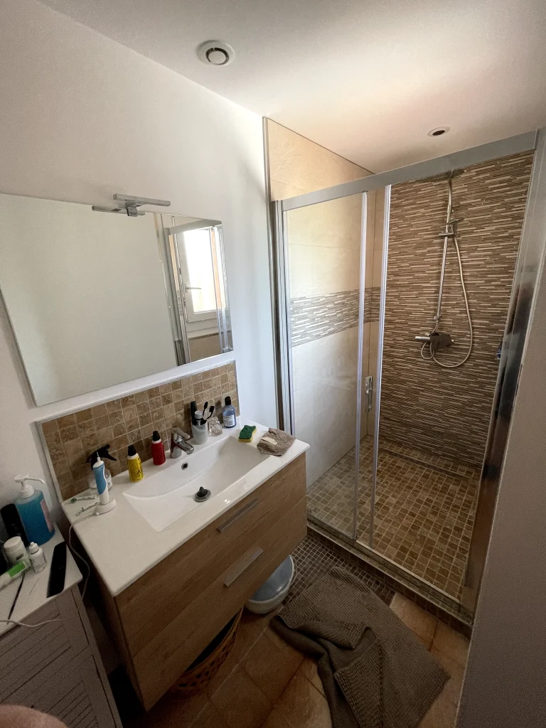 Réalisation d'une salle de bain PMR Var Draguignan
